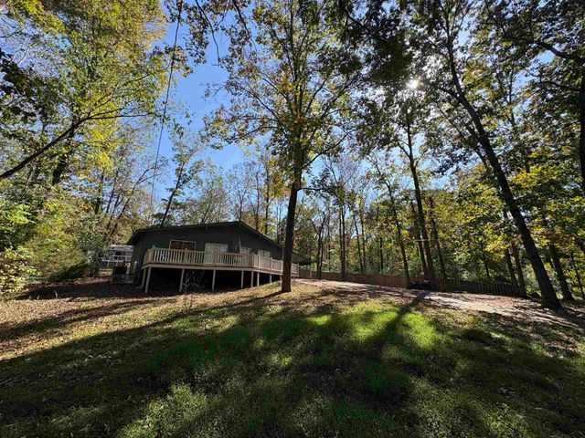 99 E Lakeshore Drive, Cherokee Village, AR 72529
