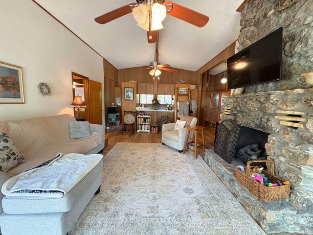 99 E Lakeshore Drive, Cherokee Village, AR 72529