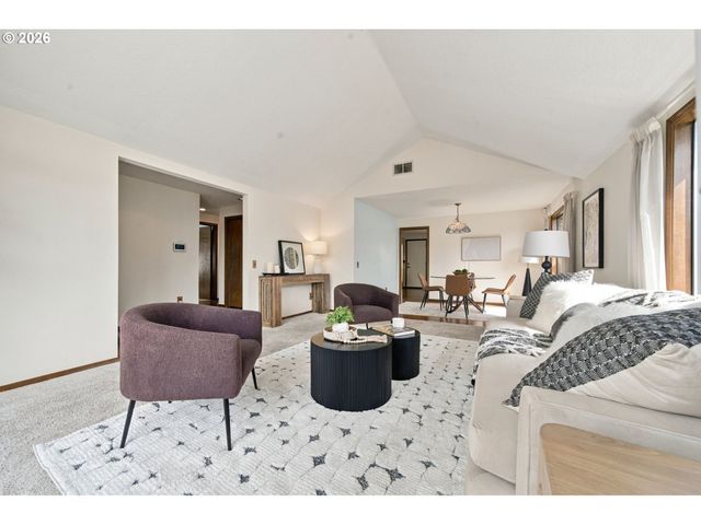 2204 Ne 158TH Ave, Portland, OR 97230