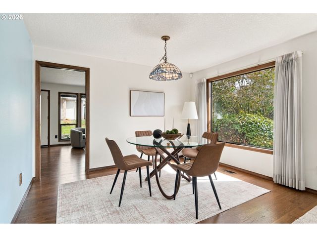 2204 Ne 158TH Ave, Portland, OR 97230