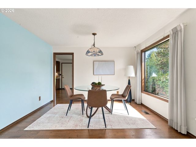 2204 Ne 158TH Ave, Portland, OR 97230