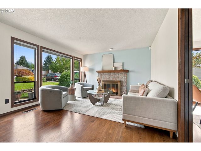 2204 Ne 158TH Ave, Portland, OR 97230