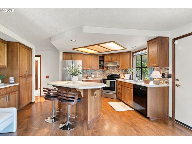 2204 Ne 158TH Ave, Portland, OR 97230
