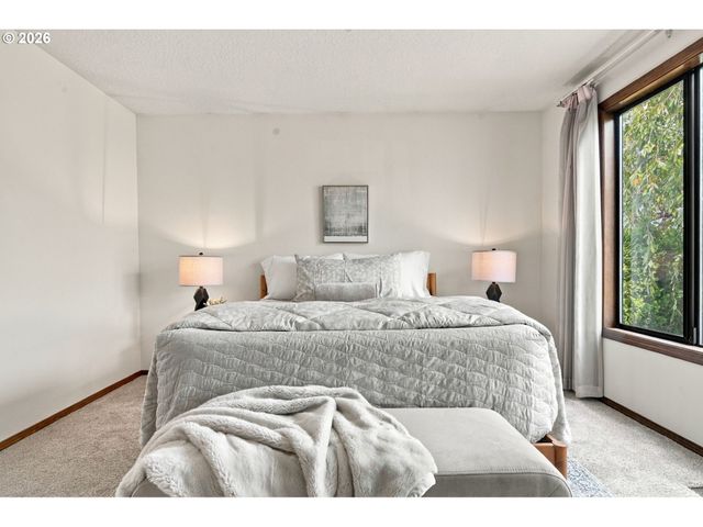 2204 Ne 158TH Ave, Portland, OR 97230
