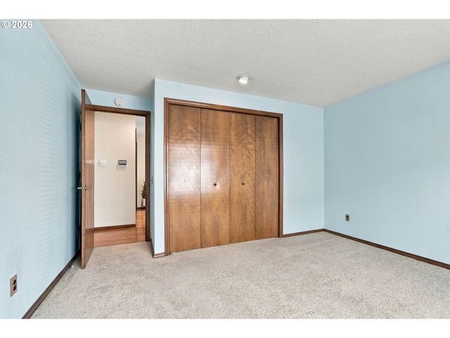 2204 Ne 158TH Ave, Portland, OR 97230