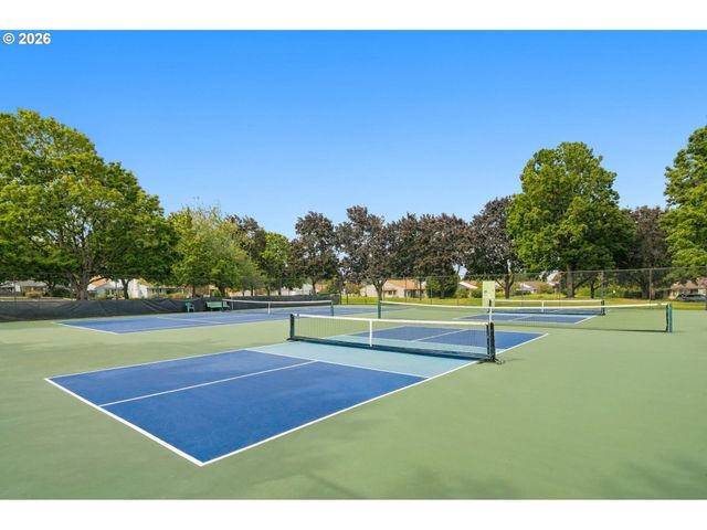 2204 Ne 158TH Ave, Portland, OR 97230