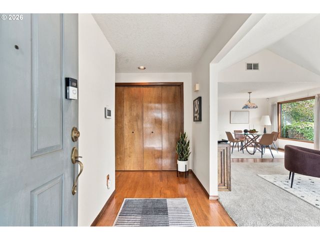 2204 Ne 158TH Ave, Portland, OR 97230