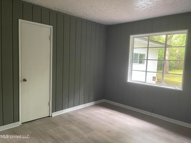 2938 Oak Forest Drive, Jackson, MS 39212