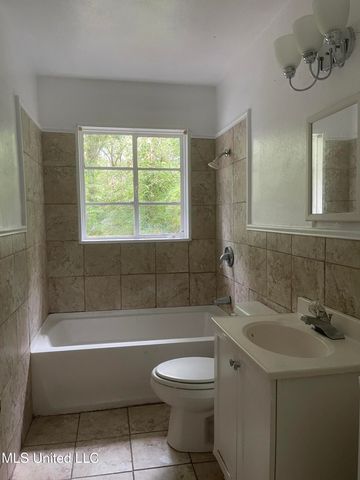2938 Oak Forest Drive, Jackson, MS 39212