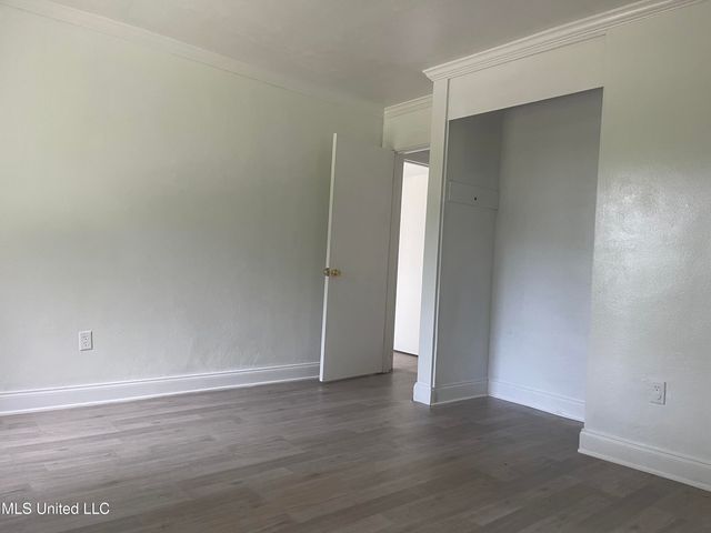 2938 Oak Forest Drive, Jackson, MS 39212