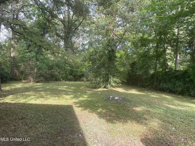 2938 Oak Forest Drive, Jackson, MS 39212