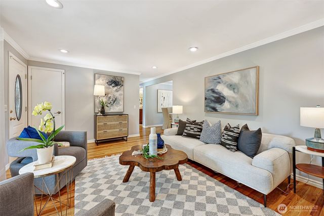 10442 NE 142nd Street, Kirkland, WA 98034