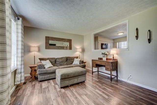 134 Orchard Valley Rd, Hendersonville, TN 37075