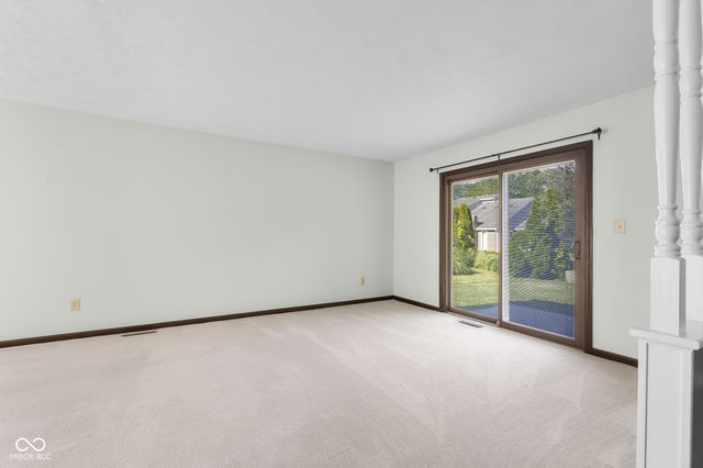 3525 River Rd Drive, Columbus, IN 47203