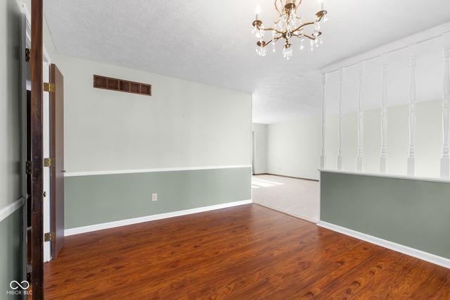 3525 River Rd Drive, Columbus, IN 47203