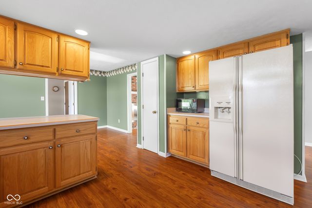 3525 River Rd Drive, Columbus, IN 47203