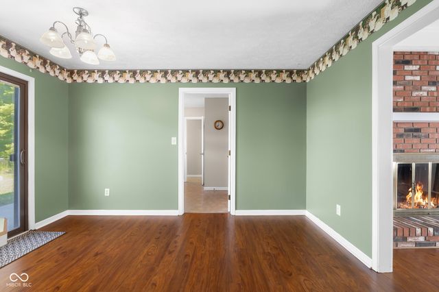 3525 River Rd Drive, Columbus, IN 47203