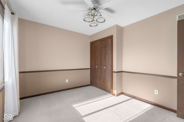 3525 River Rd Drive, Columbus, IN 47203