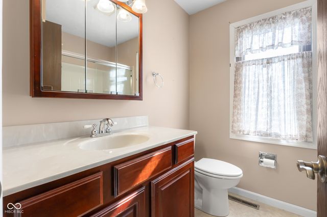 3525 River Rd Drive, Columbus, IN 47203