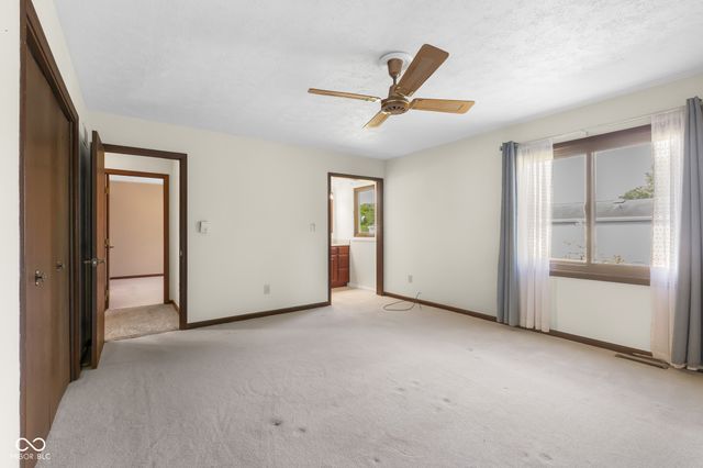 3525 River Rd Drive, Columbus, IN 47203