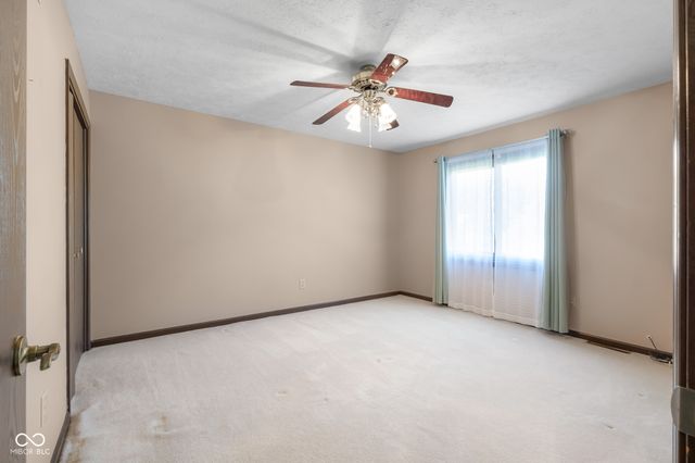 3525 River Rd Drive, Columbus, IN 47203