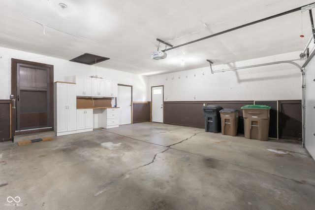 3525 River Rd Drive, Columbus, IN 47203