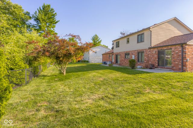 3525 River Rd Drive, Columbus, IN 47203