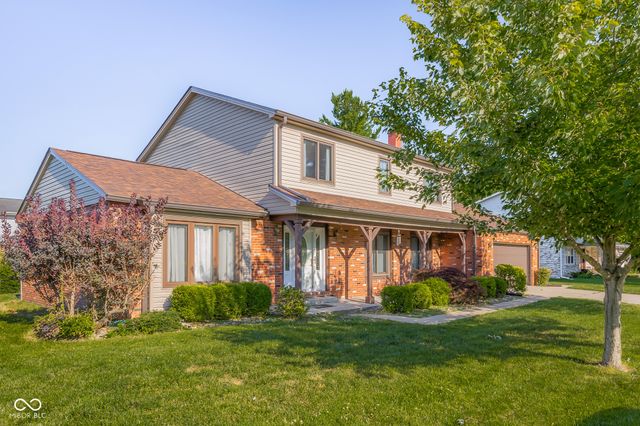 3525 River Rd Drive, Columbus, IN 47203