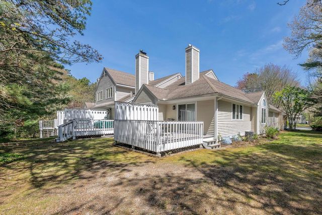 12 Kettle Lane, Mashpee, MA 02649