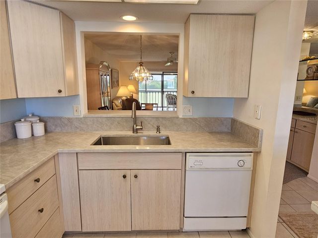 756 AVENIDA ESTANCIA 162, Venice, FL 34292
