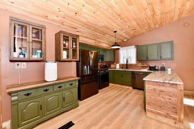 47 E 700 N, Whiteland, IN 46184