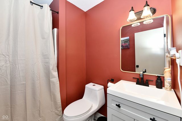 47 E 700 N, Whiteland, IN 46184