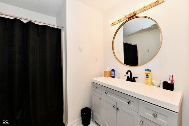 47 E 700 N, Whiteland, IN 46184