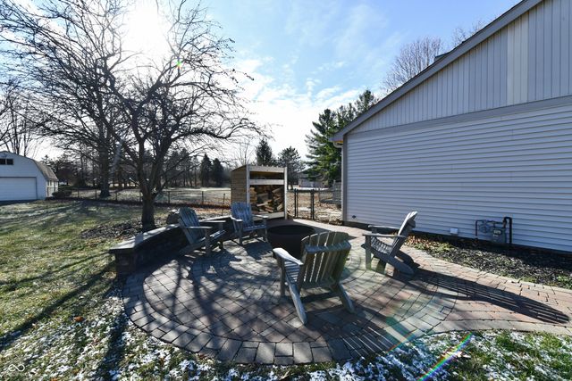 47 E 700 N, Whiteland, IN 46184