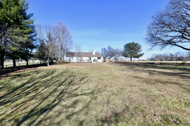 47 E 700 N, Whiteland, IN 46184