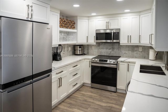 1600 S Ocean Drive 17D, Hollywood, FL 33019