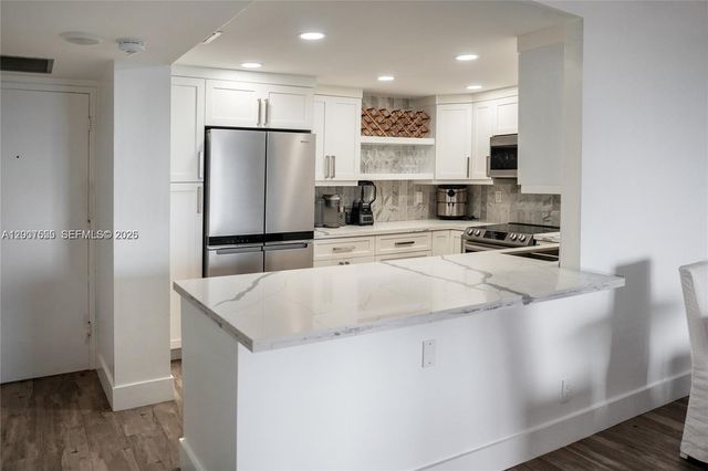 1600 S Ocean Drive 17D, Hollywood, FL 33019