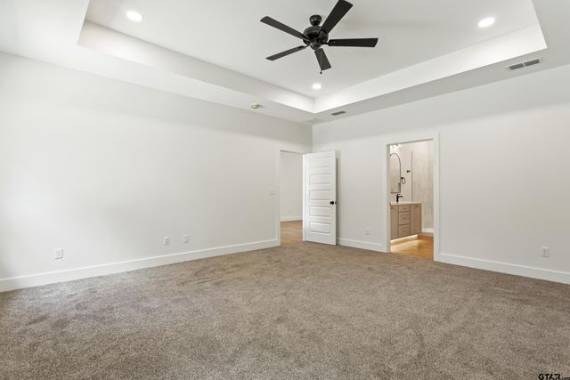 16430 Crossing Circle, Lindale, TX 75771