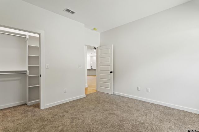 16430 Crossing Circle, Lindale, TX 75771
