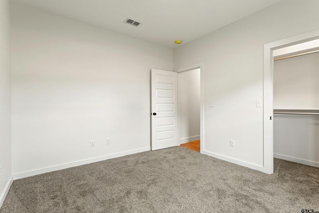 16430 Crossing Circle, Lindale, TX 75771