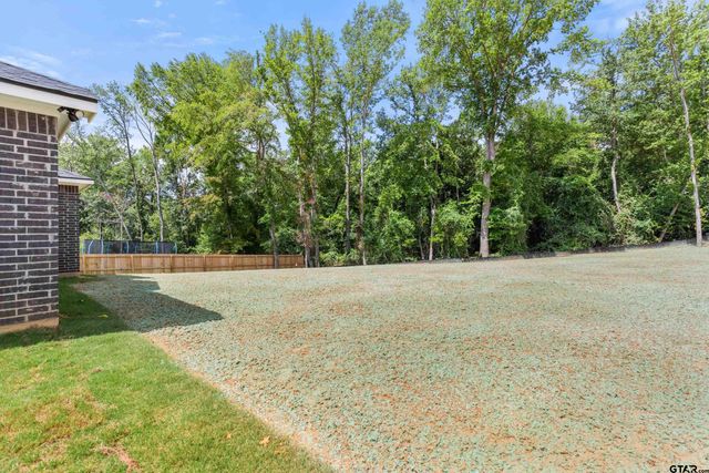 16430 Crossing Circle, Lindale, TX 75771