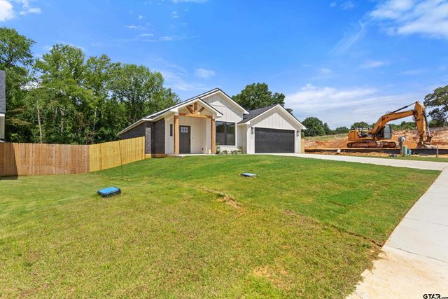 16430 Crossing Circle, Lindale, TX 75771