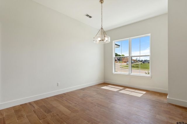 16430 Crossing Circle, Lindale, TX 75771