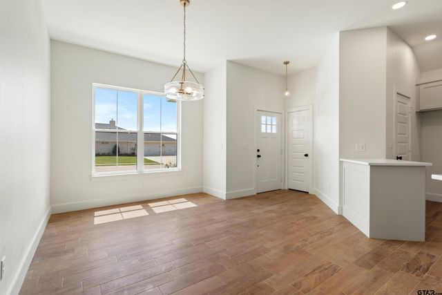 16430 Crossing Circle, Lindale, TX 75771