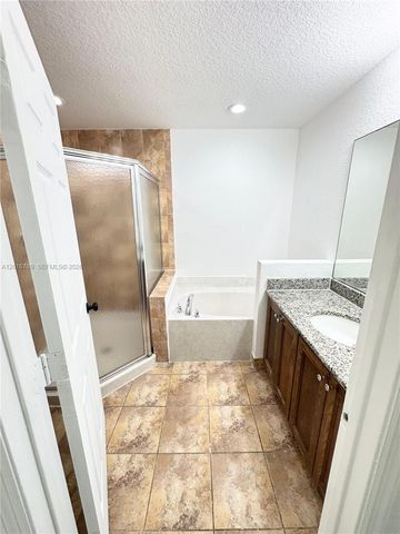 1984 NE 5th St 203, Boynton Beach, FL 33435