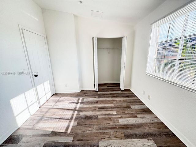 1984 NE 5th St 203, Boynton Beach, FL 33435