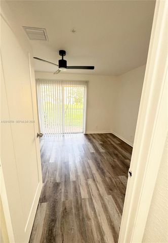 1984 NE 5th St 203, Boynton Beach, FL 33435