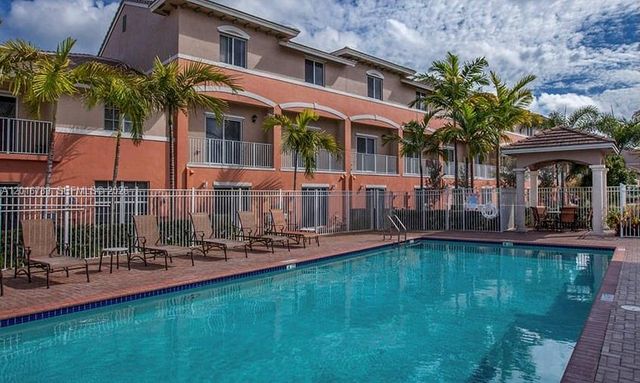 1984 NE 5th St 203, Boynton Beach, FL 33435