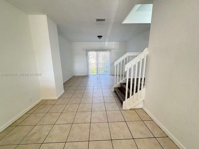 1984 NE 5th St 203, Boynton Beach, FL 33435
