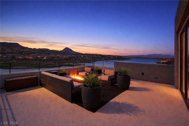 40 Heron Harbour Drive, Henderson, NV 89011